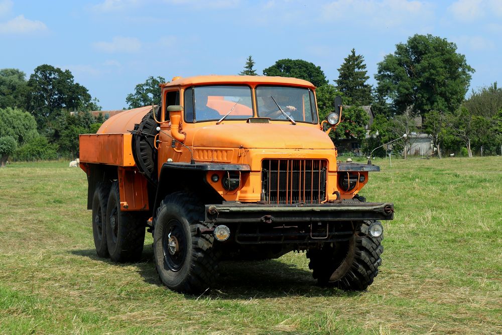 URAL 375