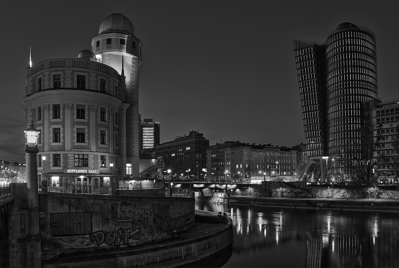 urania und uniqua tower vienna