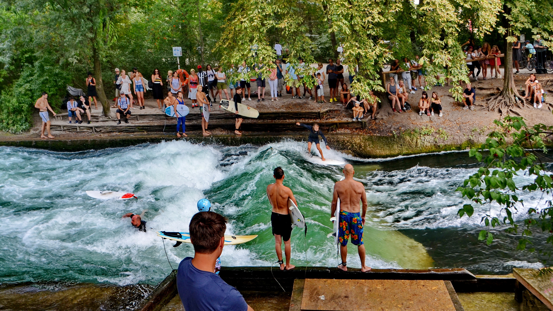 Urban Surfing am Eisbach...