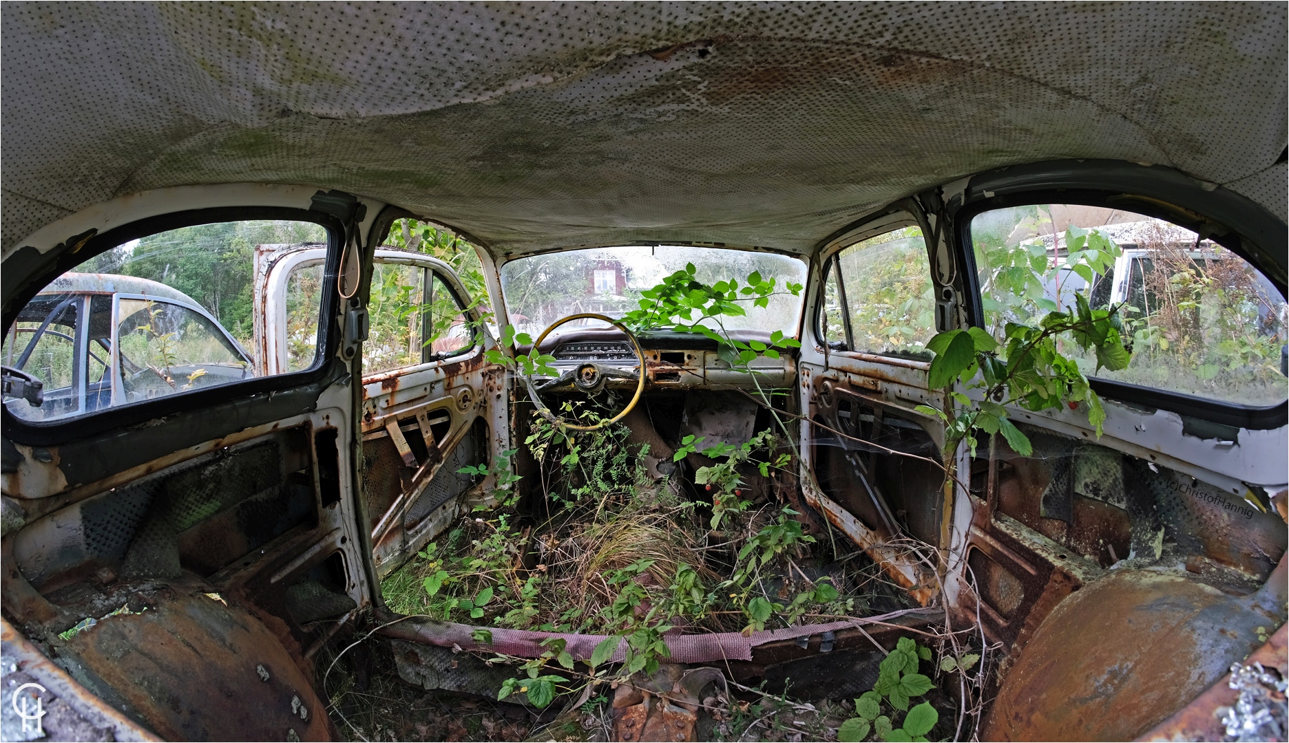 Urbex Bastnäs - Der Oldtimer Autofriedhof