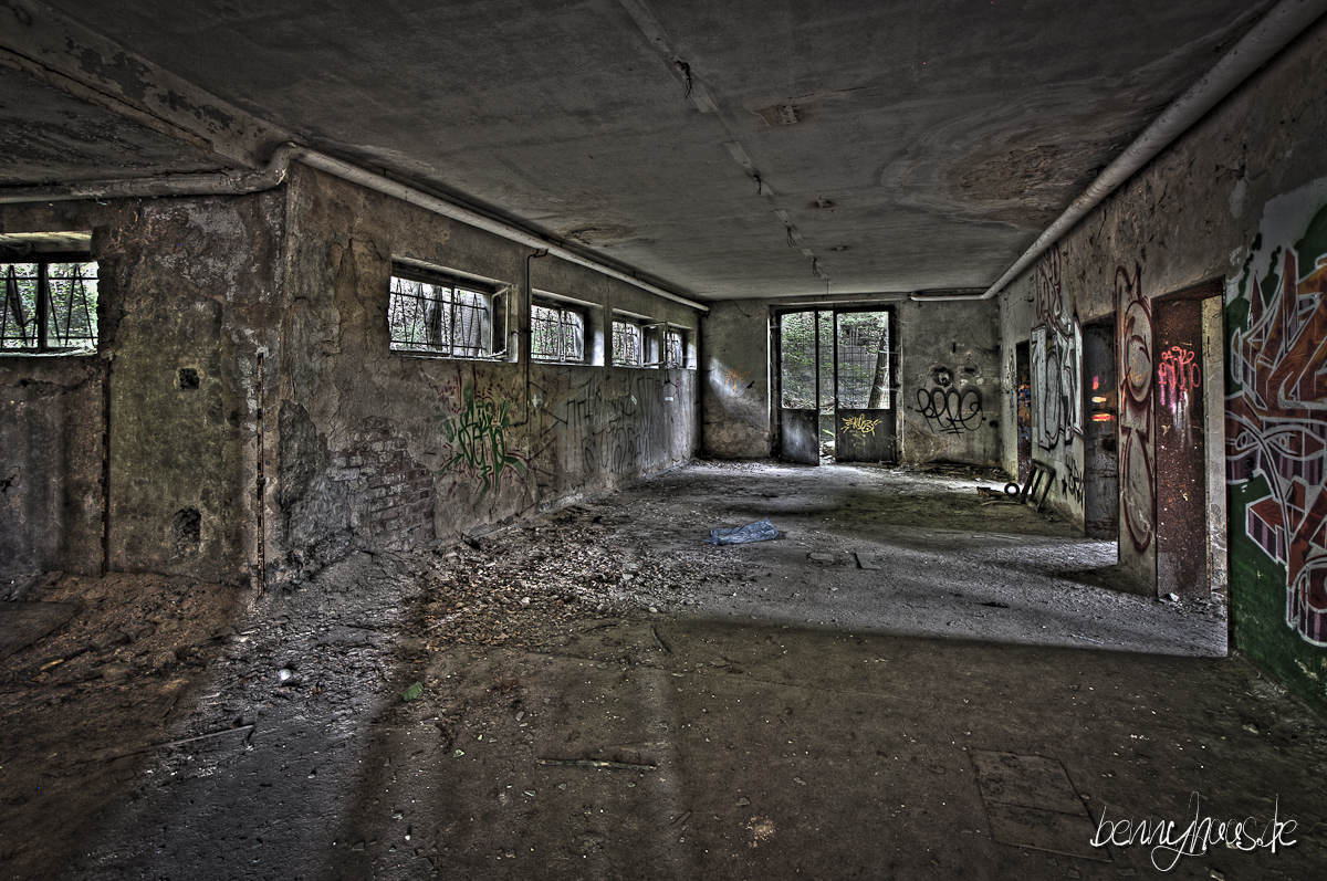 UrbEx - Diele zum Balkon