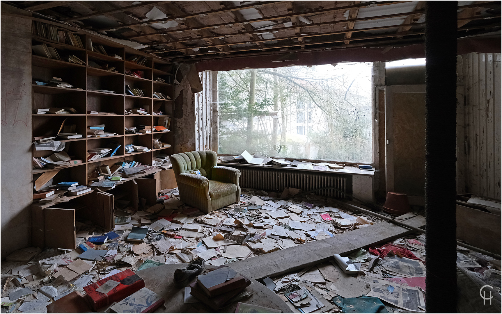 Urbex Hessen - Das Lesezimmer der alten Villa