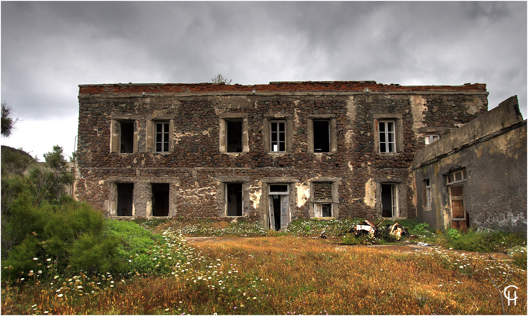 Urbex Sardinien - Das unheimliche Waisenhaus am Strand