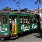 Urige Straßenbahn in Lissabon