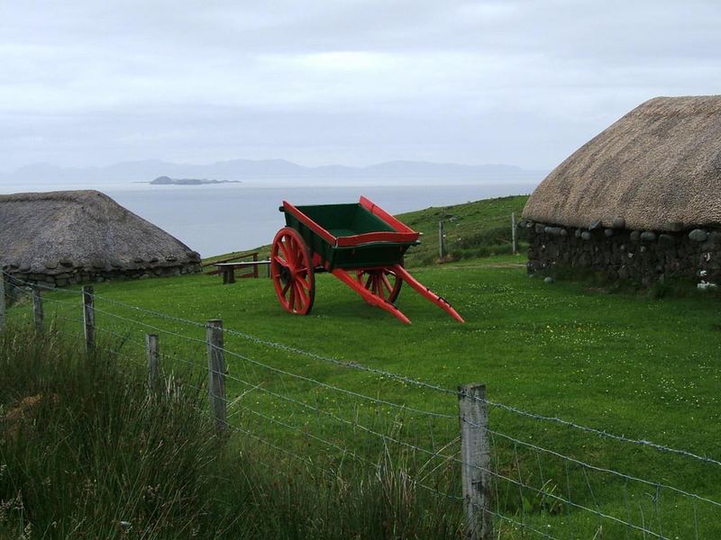 Uriger Bauernhof auf Skye (Schottland)