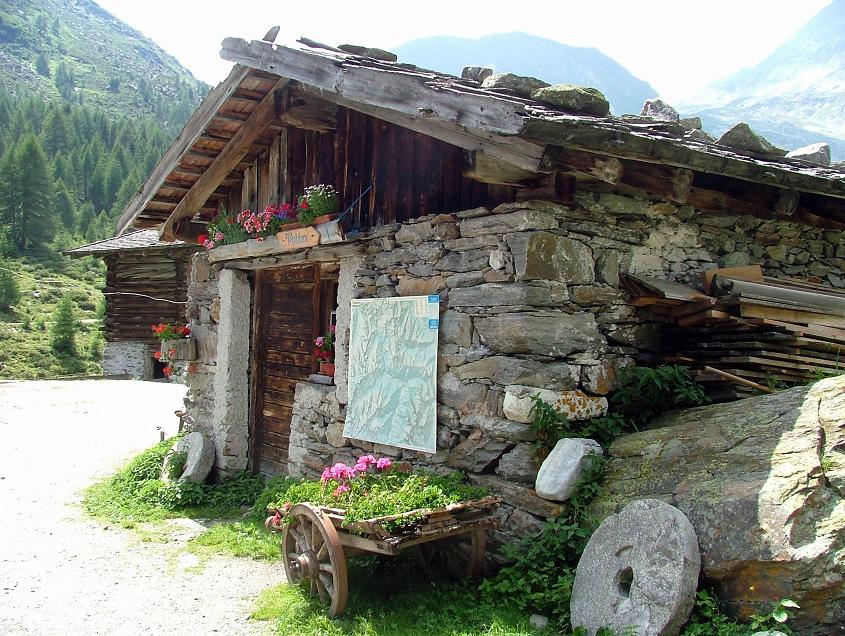 Uriges Häuschen in Pfelders beim Laziner Gasthaus