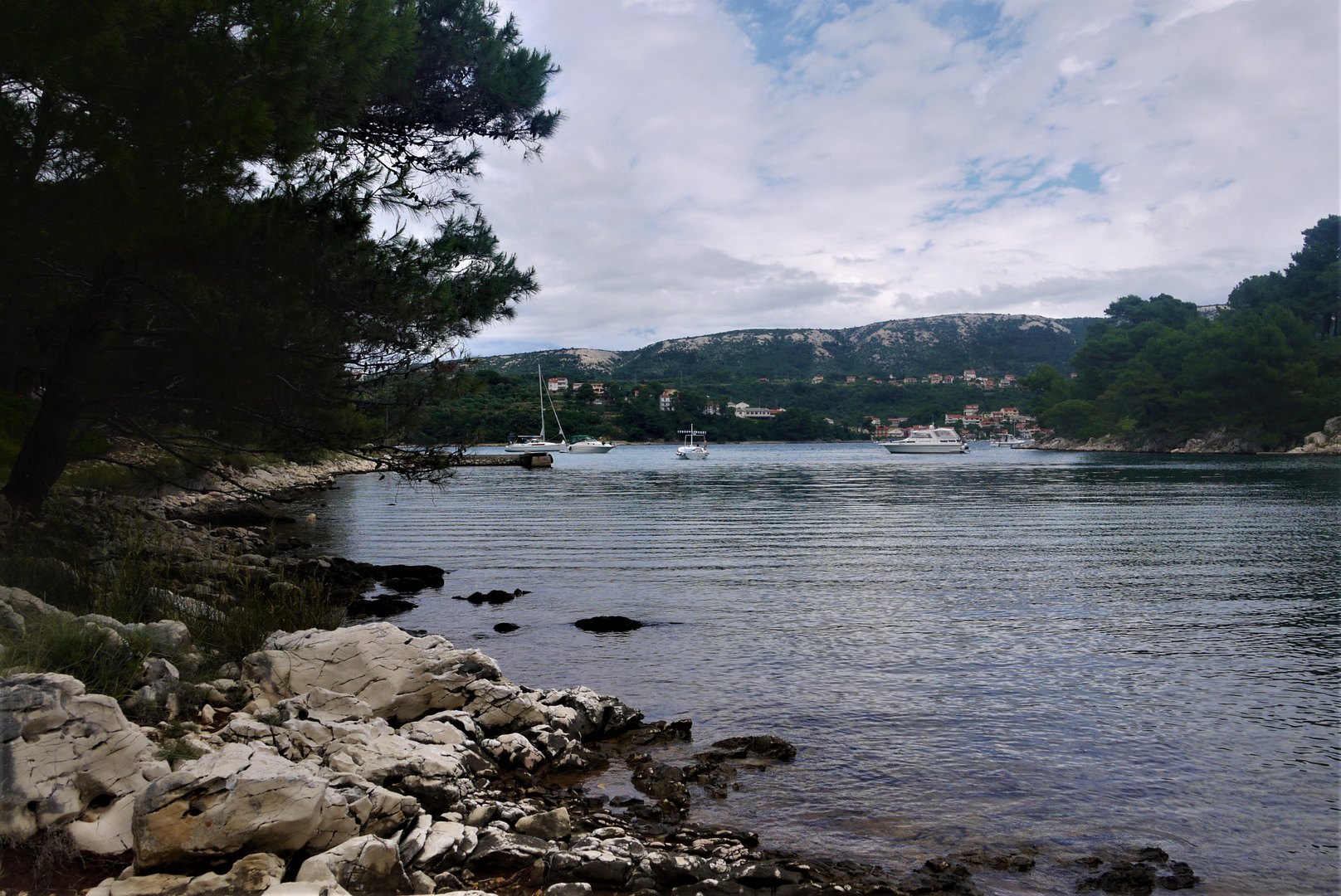 Urlaub 2016 auf Rab - Bucht mit Anleger bei Frkanj