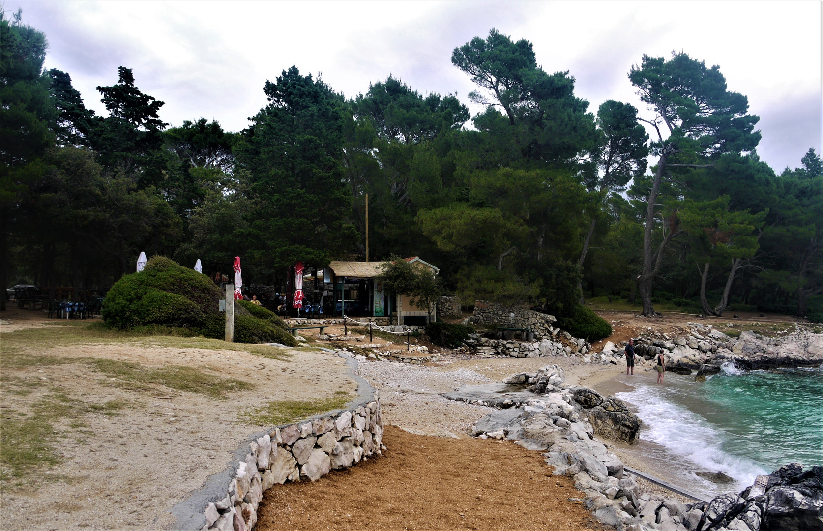 Urlaub 2016 - Die Strandbar des Strandes Frkanj 