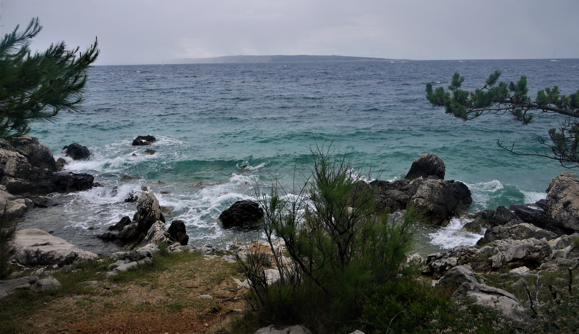 Urlaub 2016 - Naturstrand Frkanj mit Sicht auf die Insel Pag