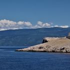 Urlaub 2018 auf der Insel Rab - Der Leuchtturm von Otok Prvic vor dem Velebit