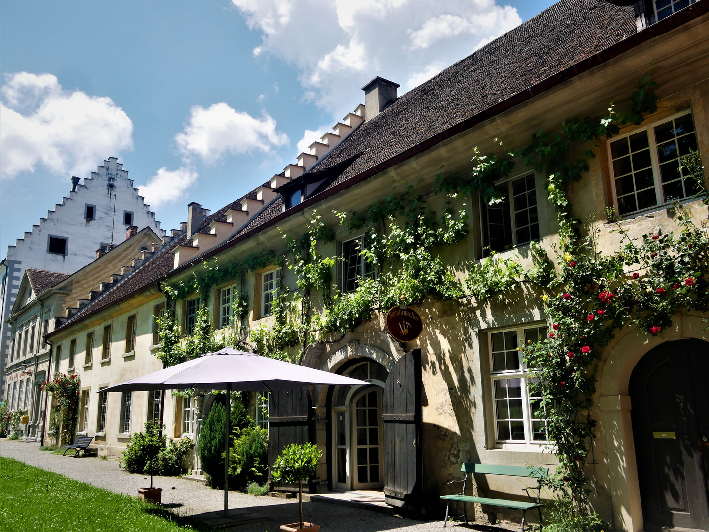 Urlaub 2021 Am Bodensee - Gebäude der Manufakturen Auf Schloss Salem 