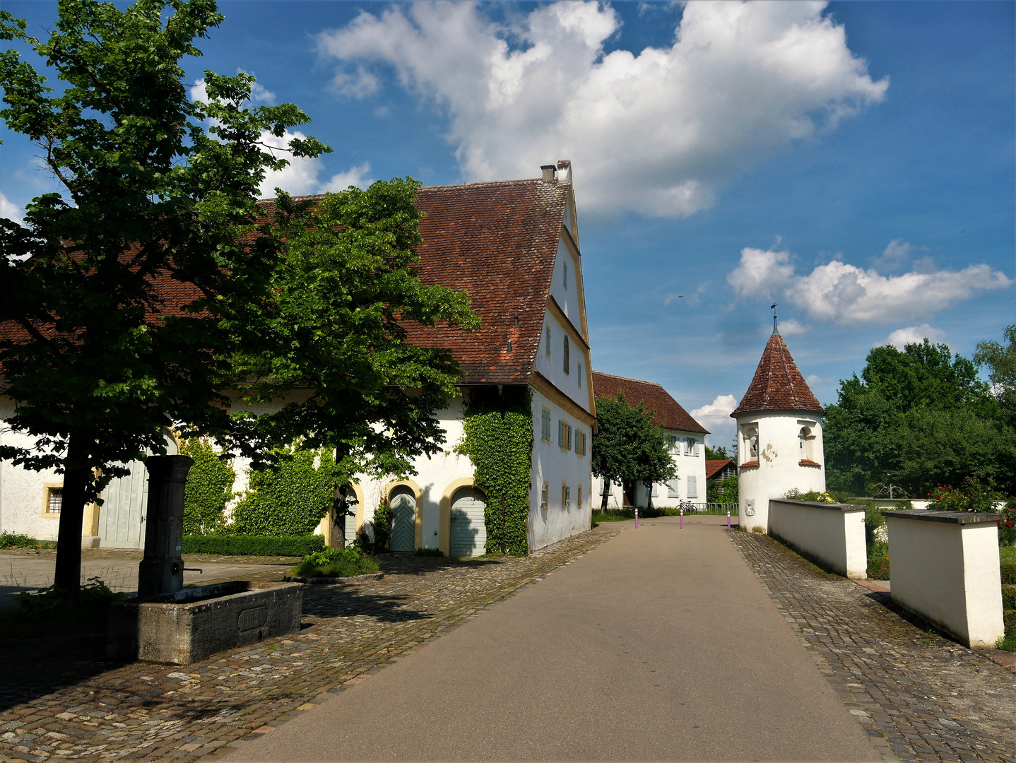 Urlaub 2021 am Bodensee - Schloss Salem: Blick vom Gasthof Schwanen