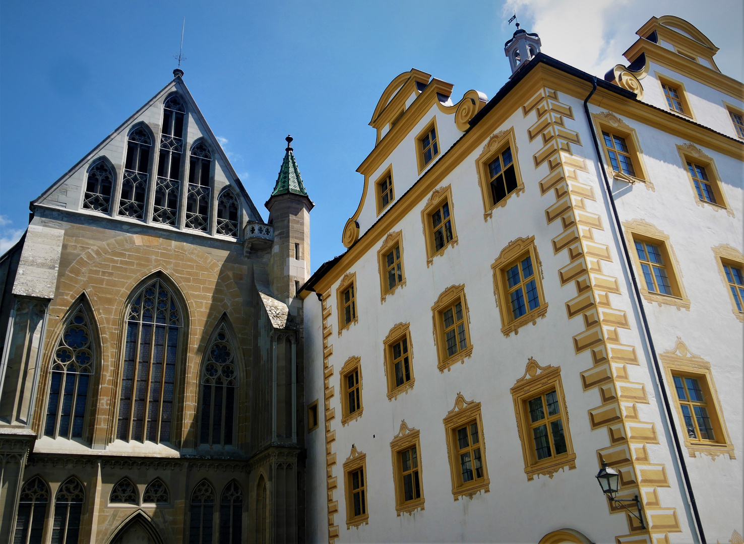 Urlaub Am Bodensee 2021 - Hinterer Teil des Münsters und Eckgebäude der Prälatur