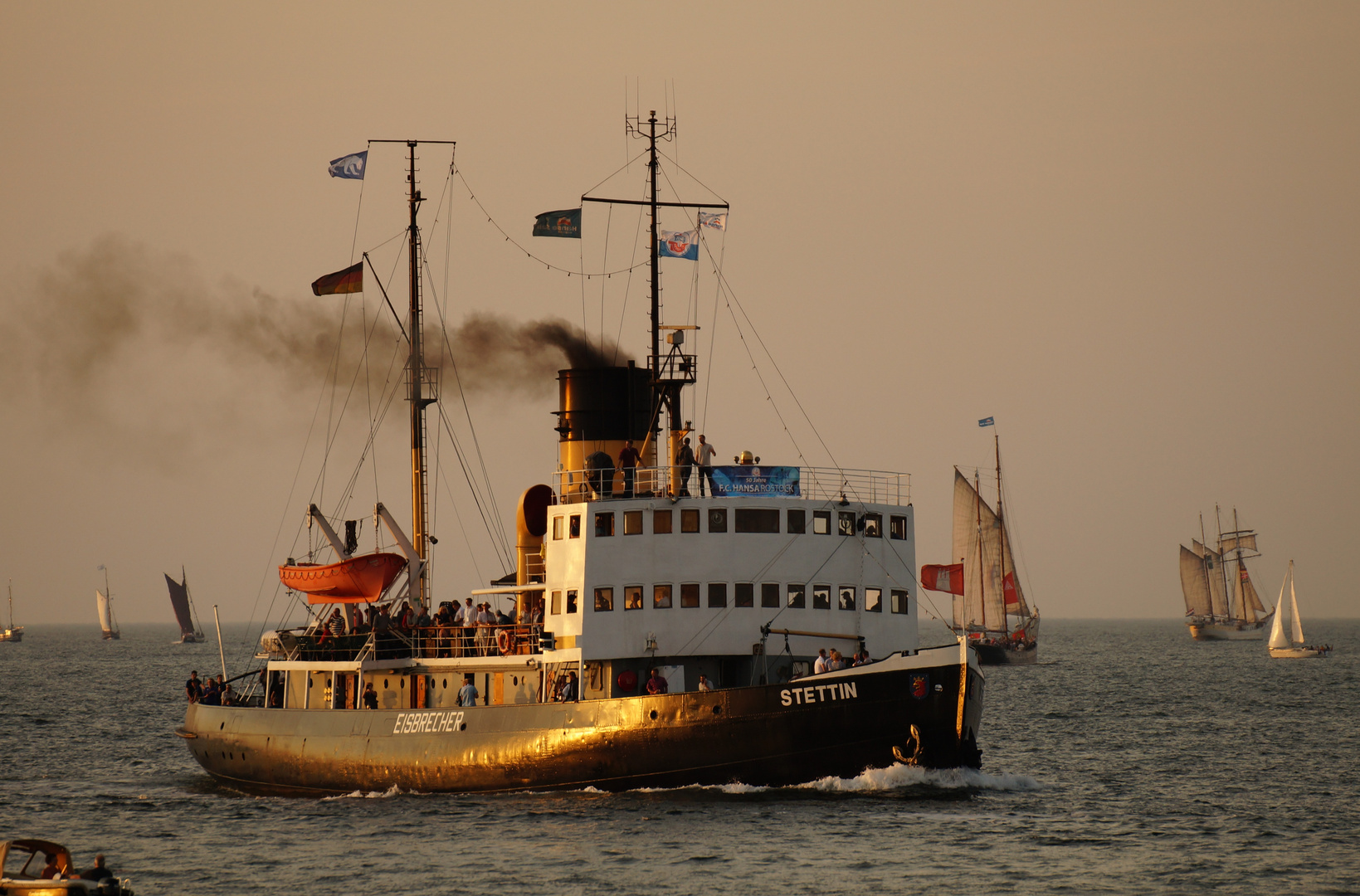 Urlaub in Warnemünde / Hanse Sail 2015 Foto 103