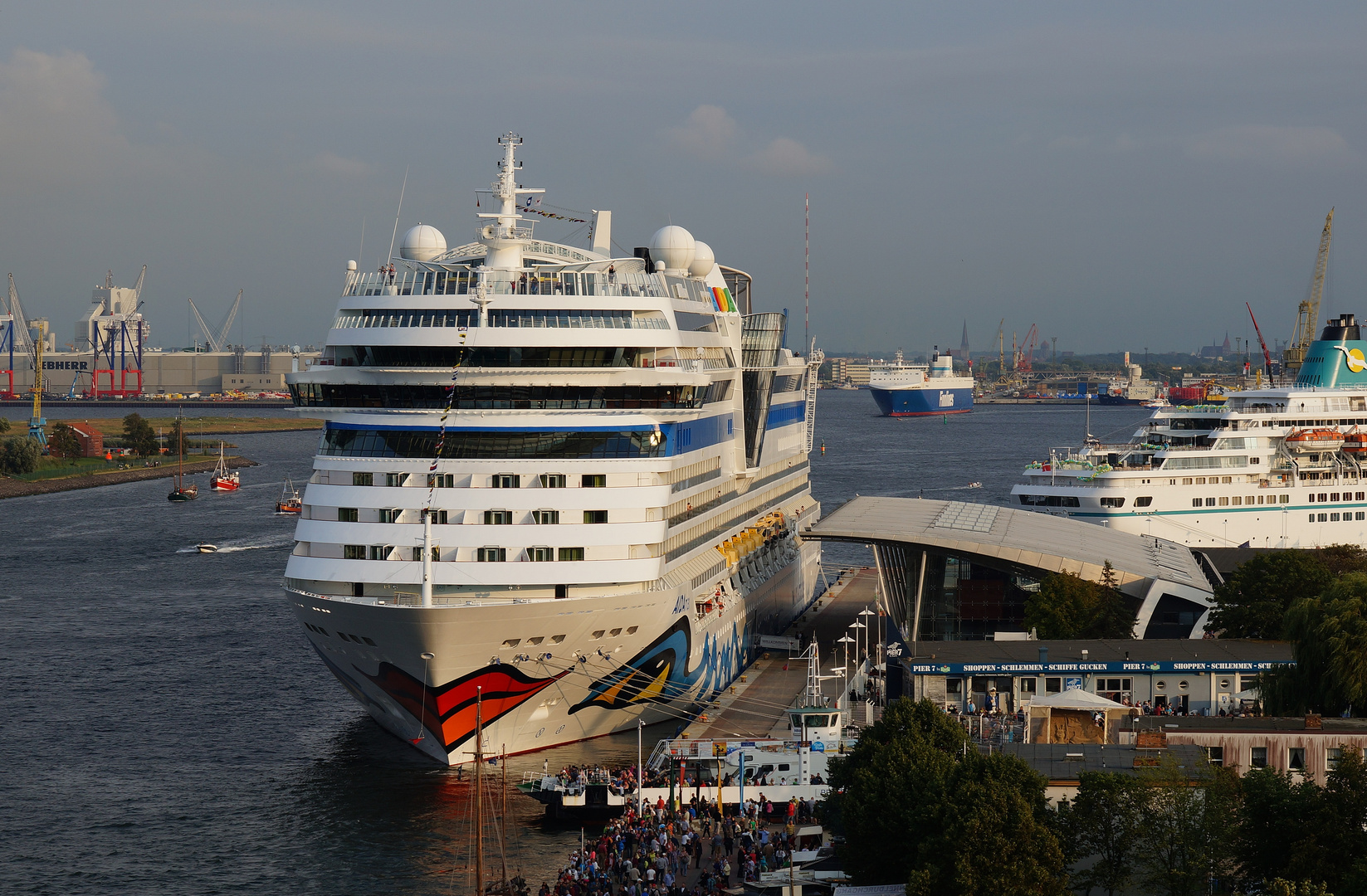 Urlaub in Warnemünde / Hanse Sail 2015 Foto 256