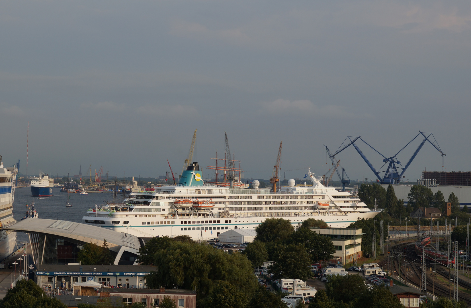 Urlaub in Warnemünde / Hanse Sail 2015 Foto 257