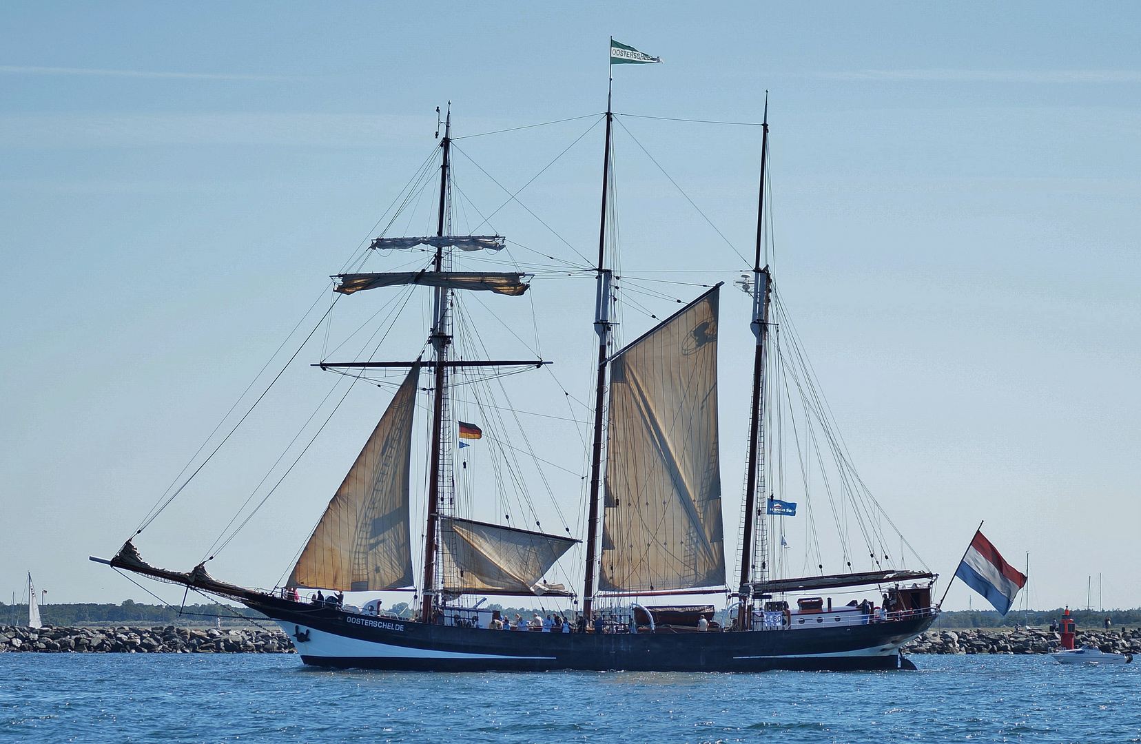 Urlaub in Warnemünde / Hanse Sail 2015 Foto 309