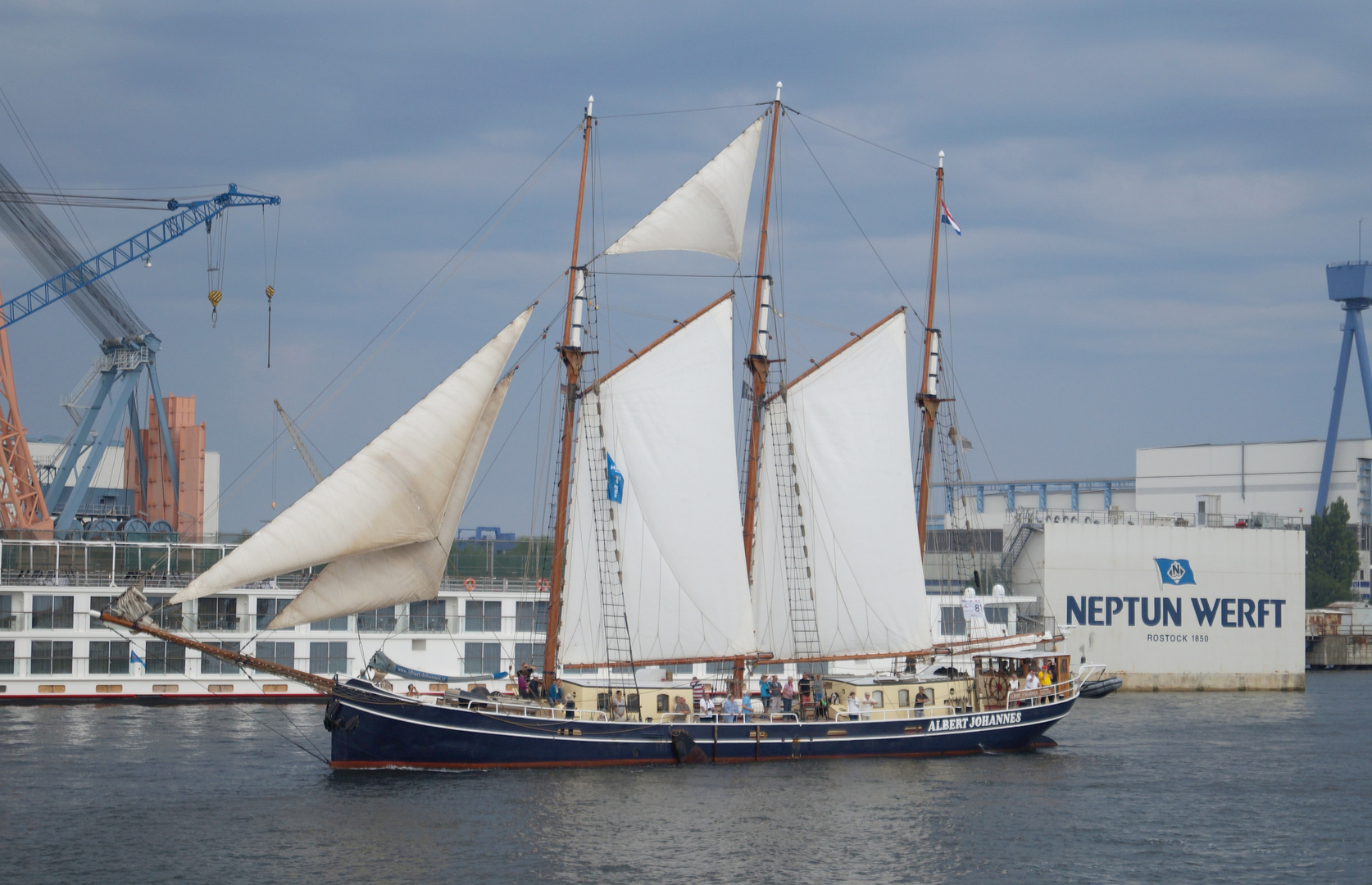 Urlaub in Warnemünde / Hanse Sail 2015 Foto 49