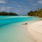 Urlaub pur, das glasklare Wasser der Lagune von Aitutaki