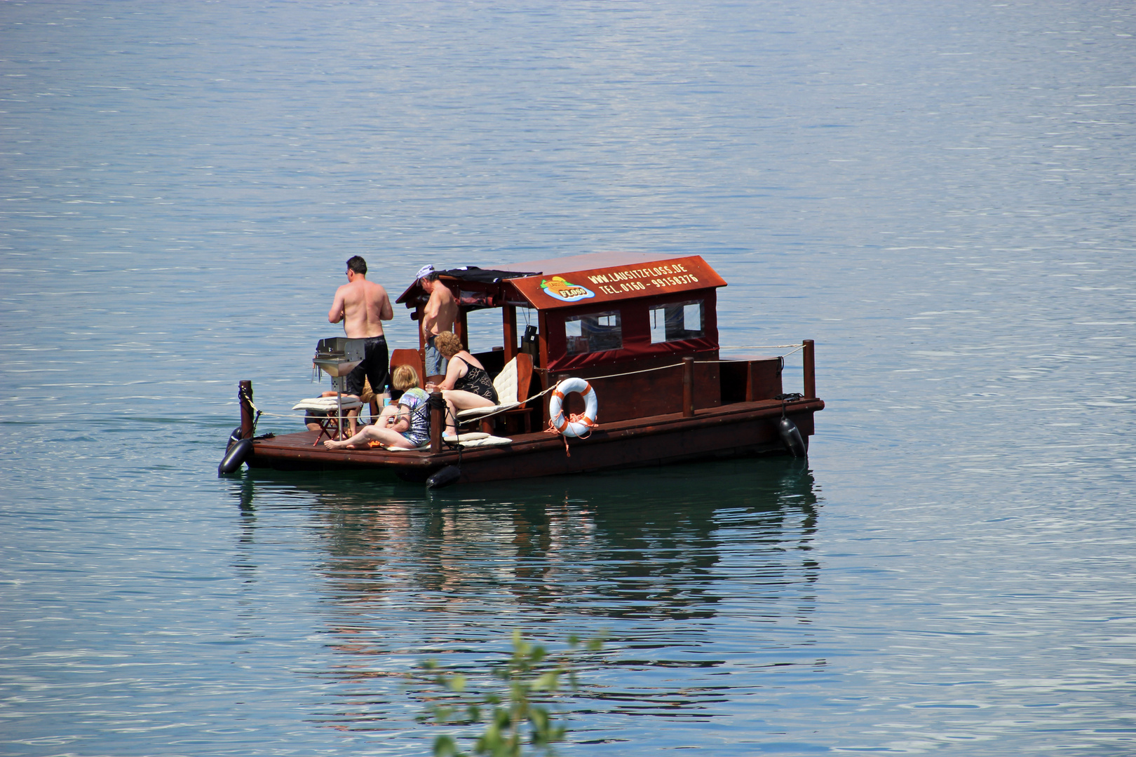 Urlauber auf dem Geierswalder See bei Senftenberg und Hoyerswerda