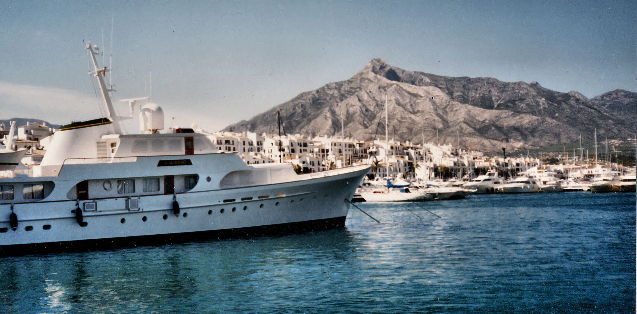 Urlaubserinnerungen 25 .... ``MEINE`` Yacht im Hafen von Marbella :-))))