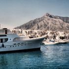 Urlaubserinnerungen 25 .... ``MEINE`` Yacht im Hafen von Marbella :-))))