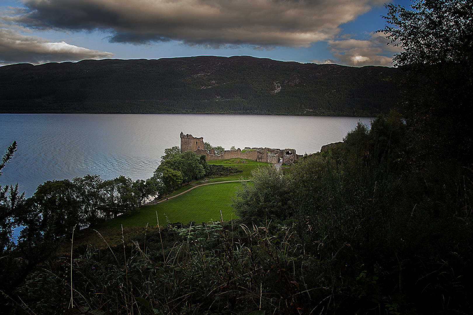 "Urquhart Castle"