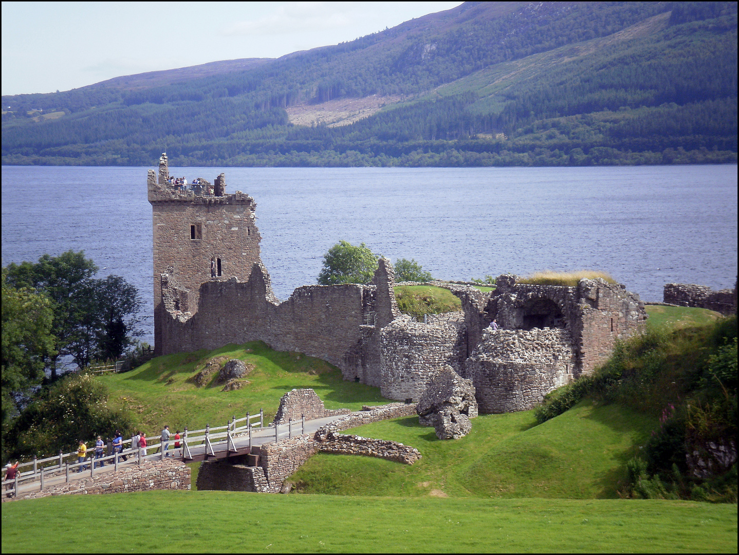 Urquhart Castle am Loch Ness in Schottland