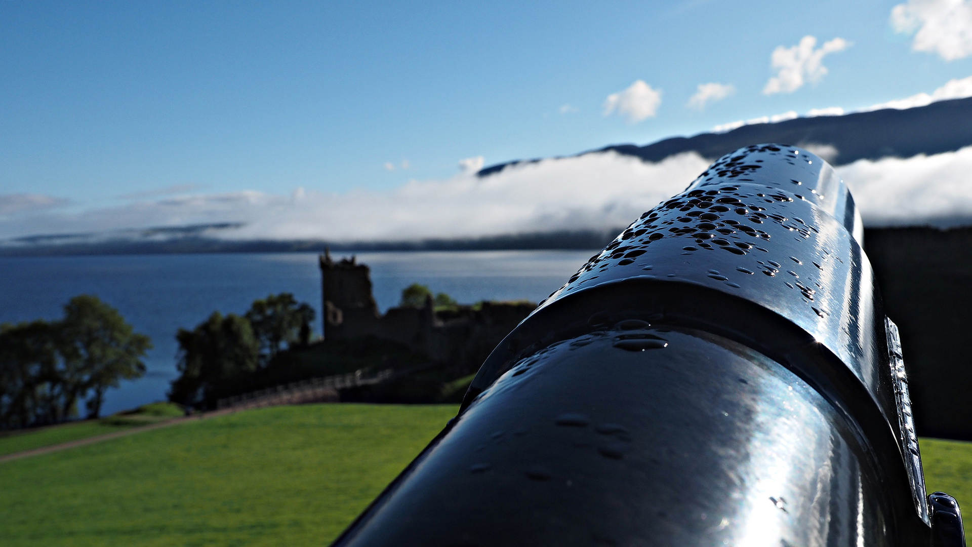 urquhart castle - colors of Scotland