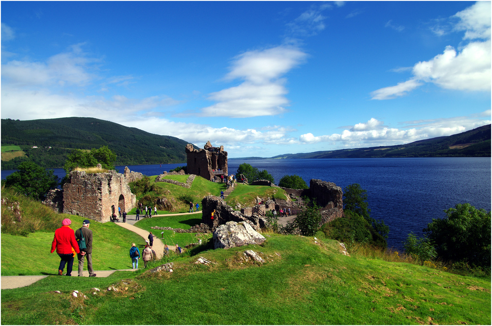 Urquhart Castle und Loch Ness