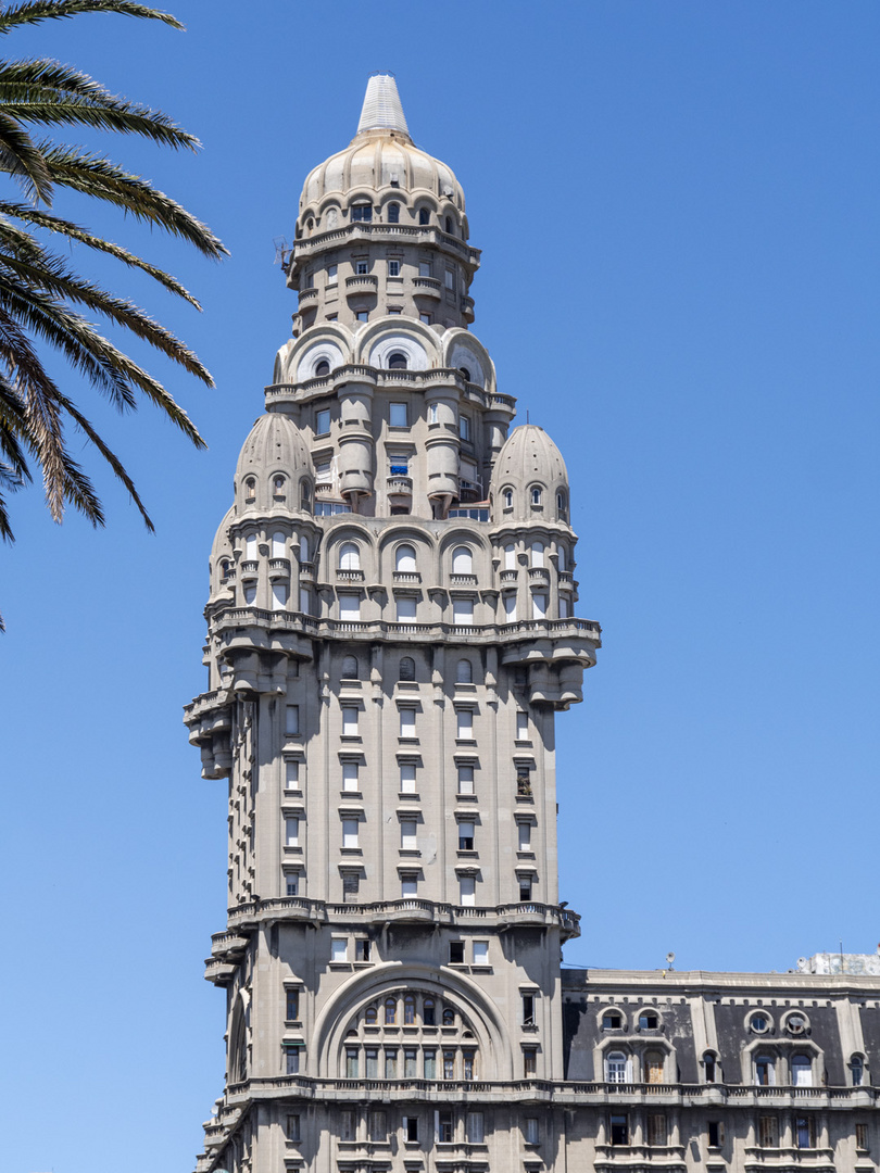 URU - Montevideo - Palacio Salvo