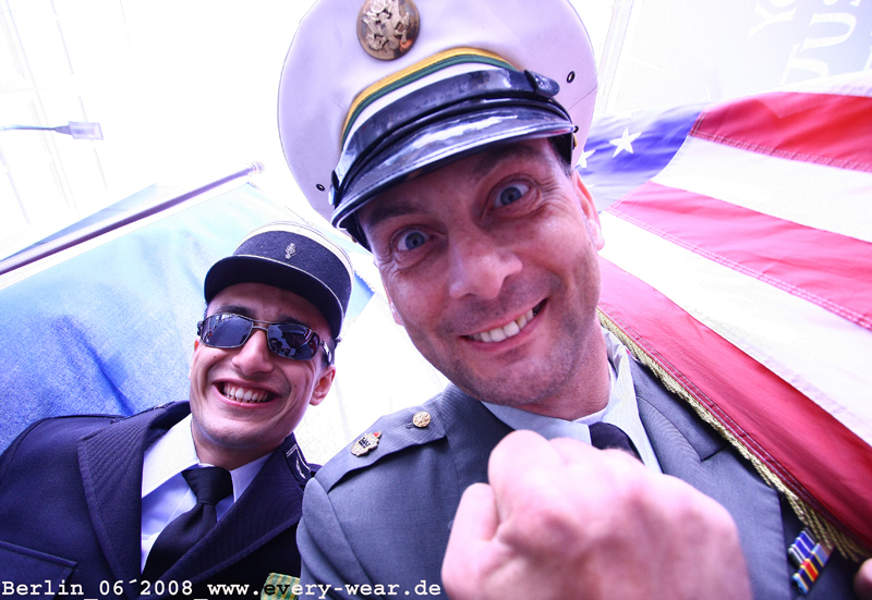 us french-ship @ checkpoint charlie berlin 06_2008 -  www.scribd.com/people/view/325485