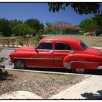 US - Oldtimer in Cuba / "Red Dream"