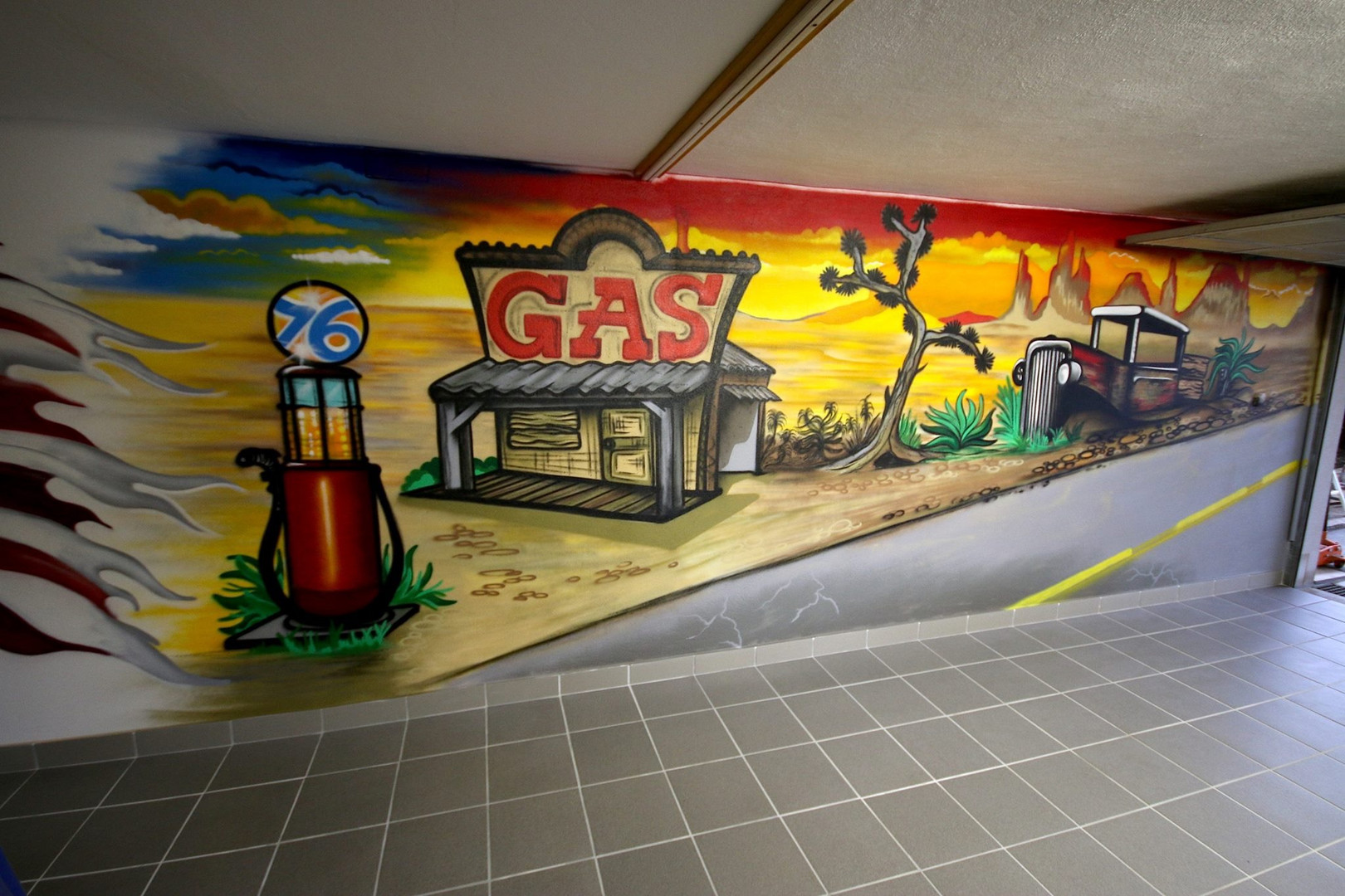 US Route66 gas station graffiti - garage design