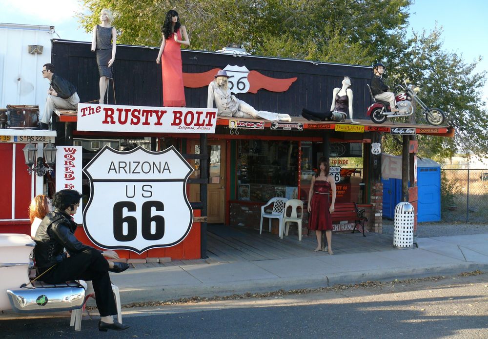 USA 2011 - "Route 66" - Straßenmotiv in Seligman