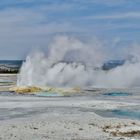 USA 2018 - Yellowstone Nationalpark (3) - Hier brodelt und qualmt es an vielen Stellen