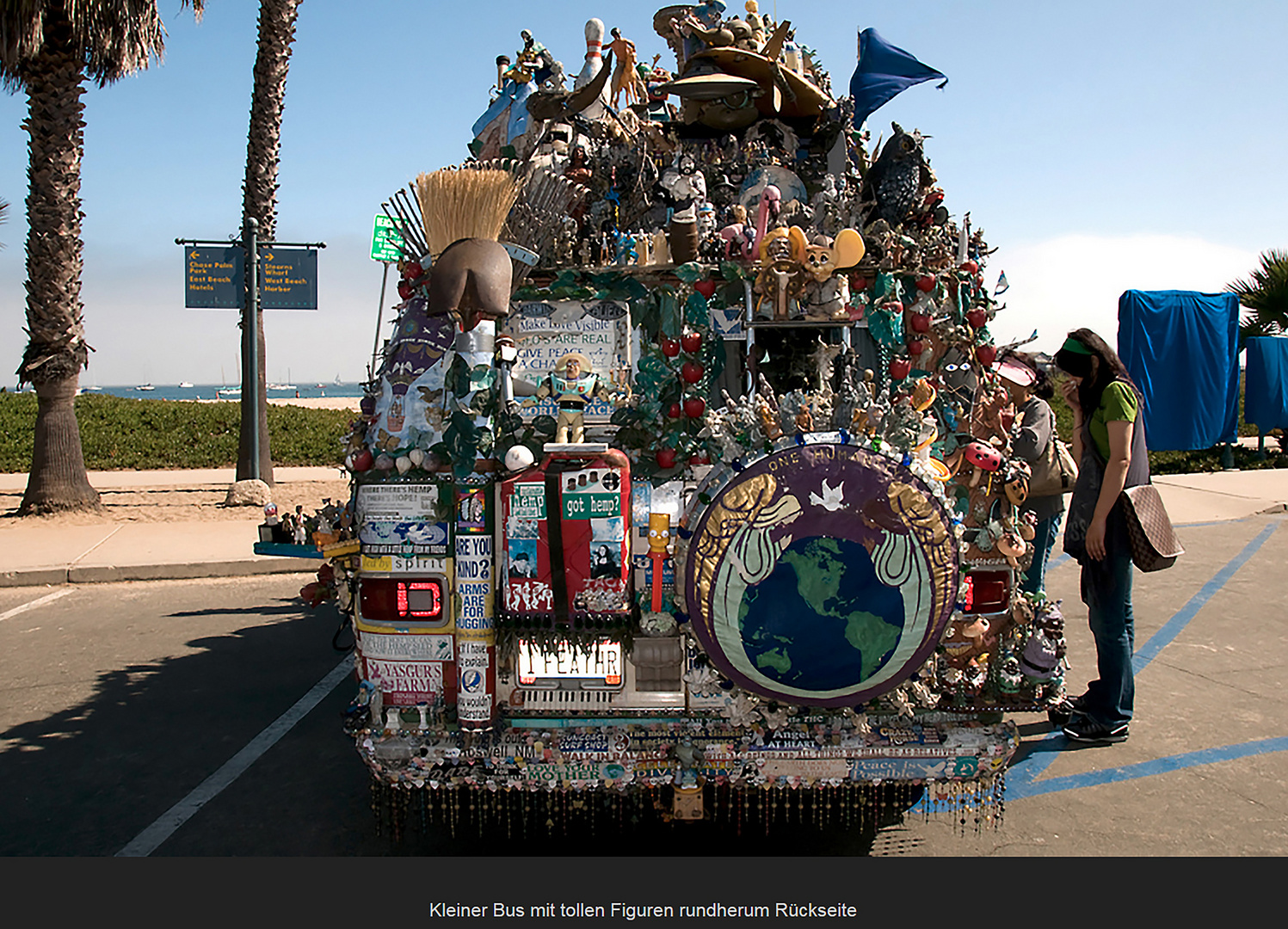 USA - kleiner Bus mit tollen Figuren 