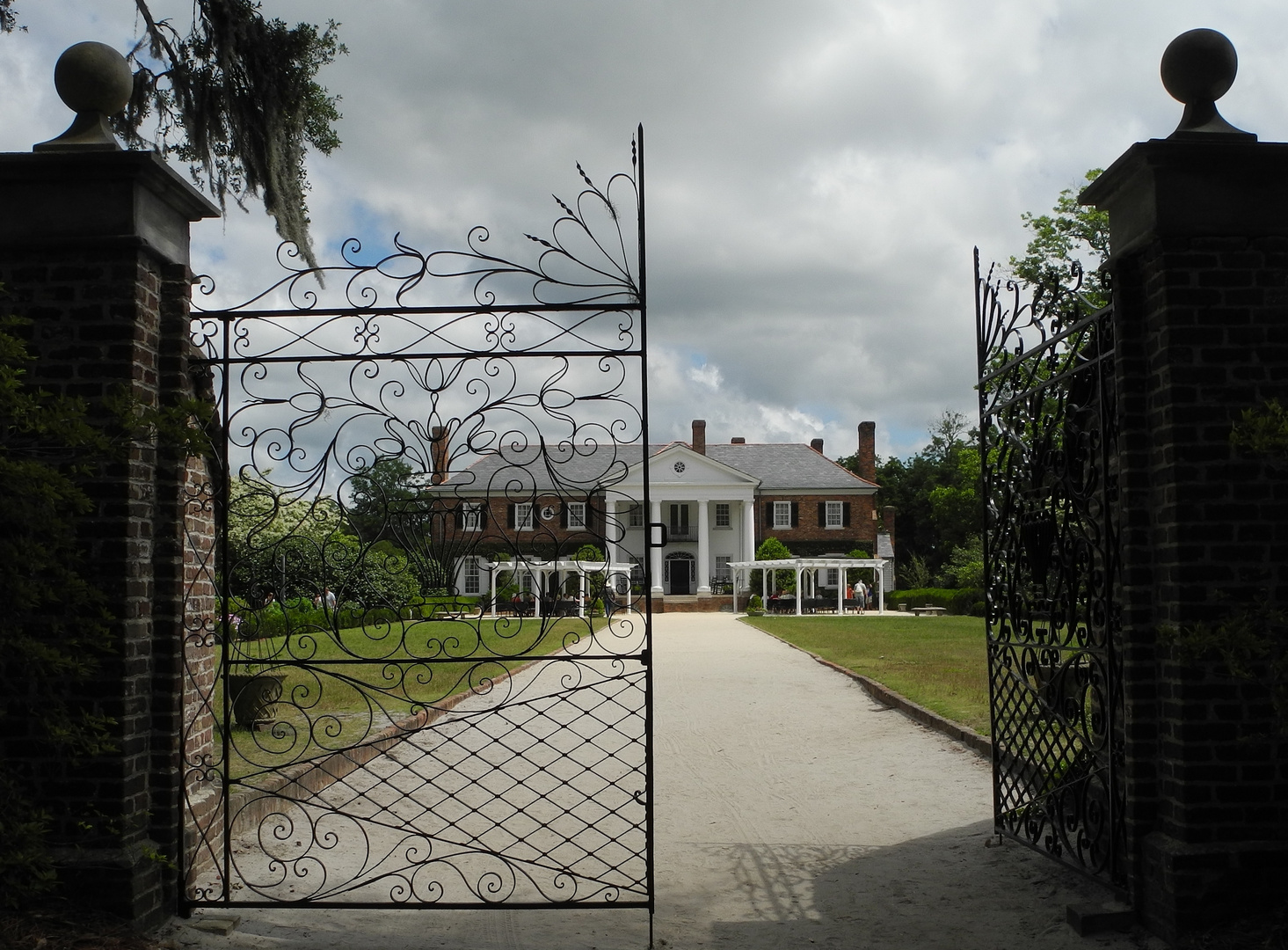 USA-South Carolina: Herrenhaus der Boone Hall Plantation- Erinnerung an die Sklavenarbeit