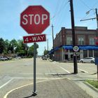 USA-Südstaaten: Hollandale- High-Noon, Straßenbild einer typ. Kleinstadt am Mississippi
