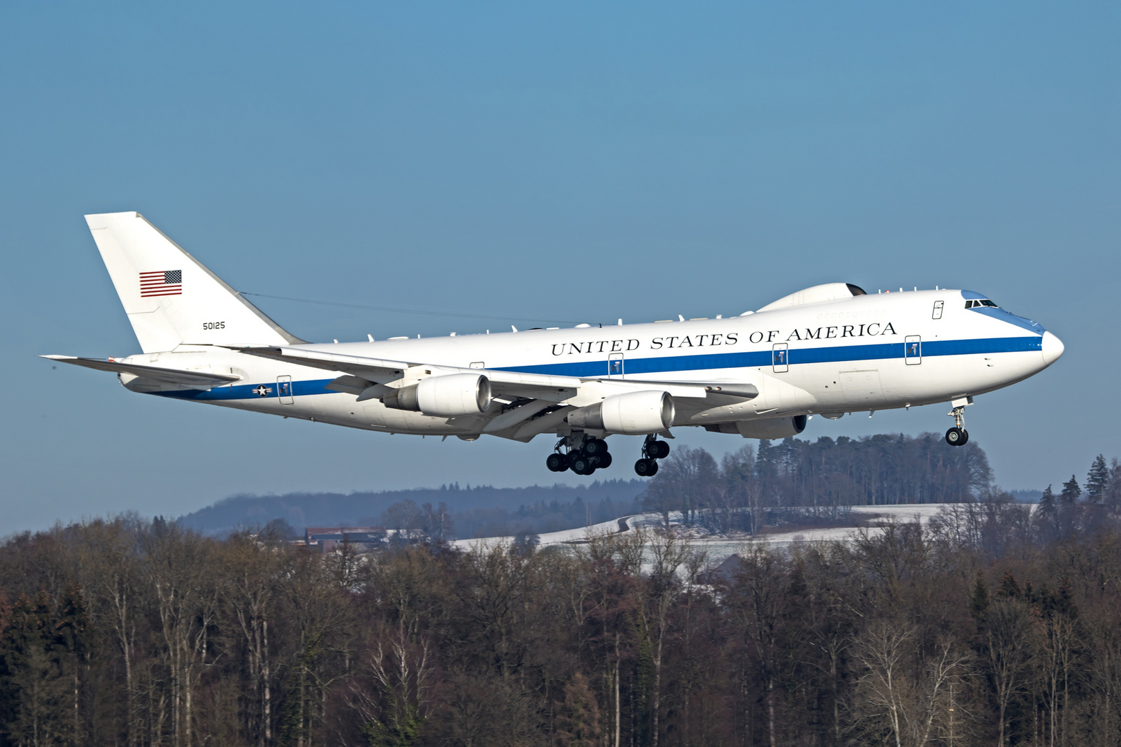 USAF Boeing E-4B, 747-200, 75-0125, "Nightwatch", Landung auf Rwy 14 ZRH