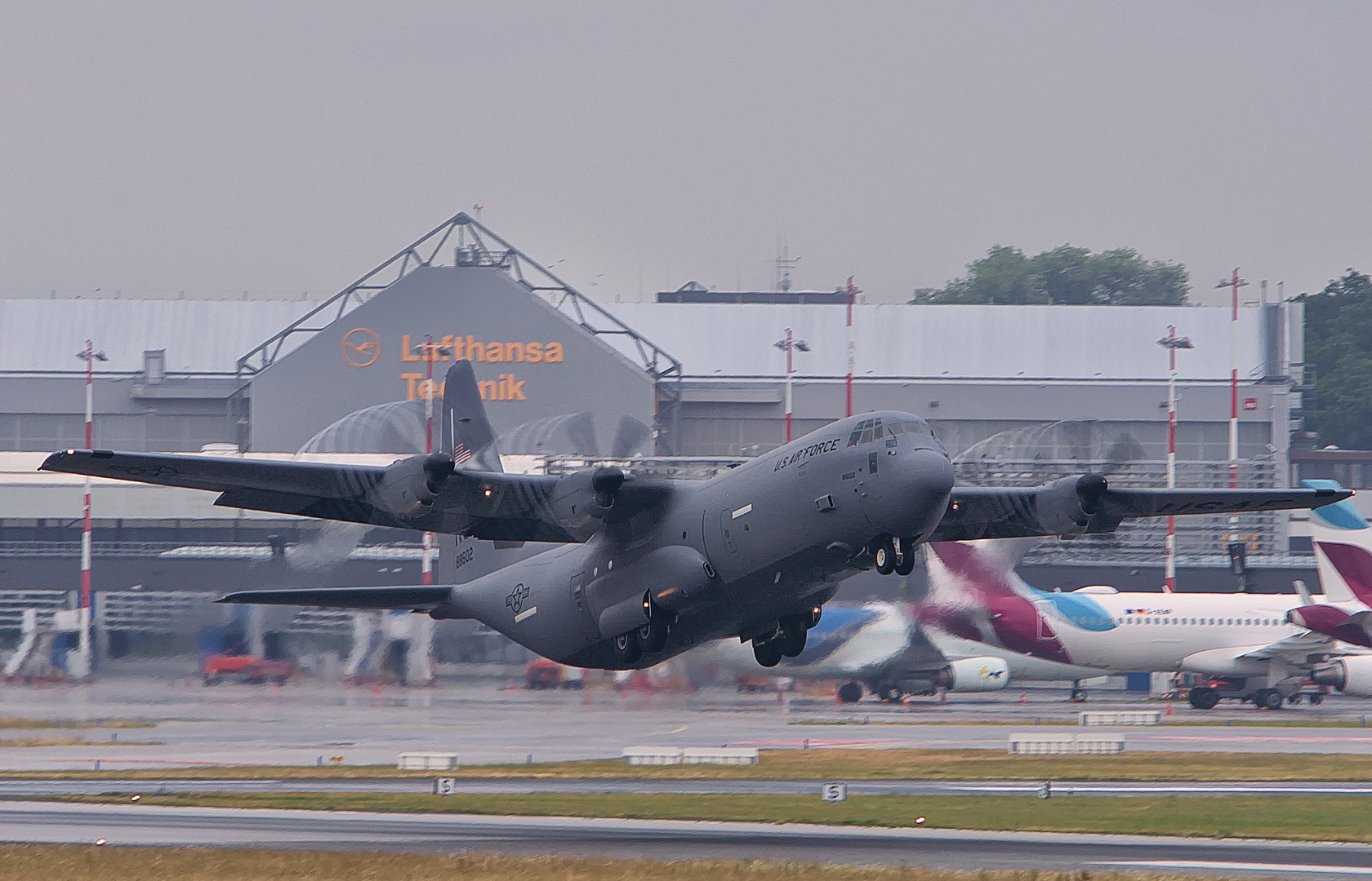 USAF C-130J-30 Hercules  Abflug