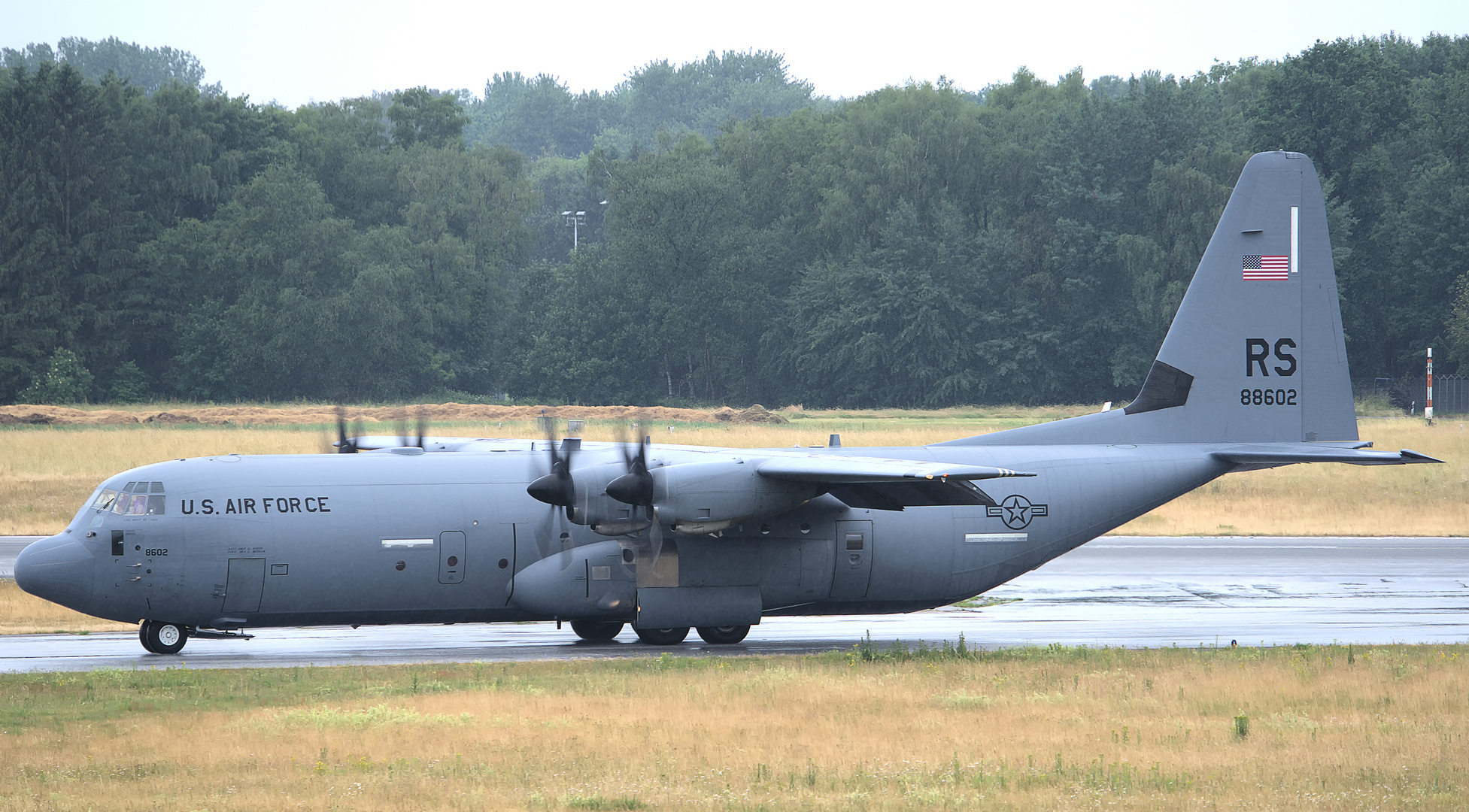 USAF C-130J-30 Hercules Ankunft