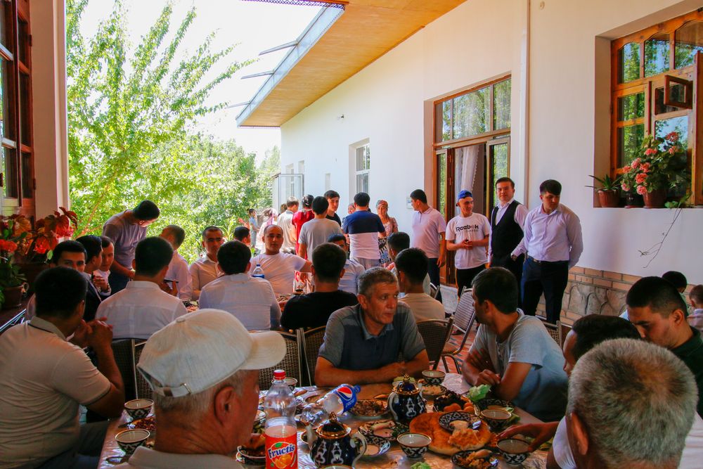Usbekische Hochzeit - Feier der Männer