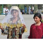 usbekistan | jung vermählte frau | kelin salom – traditioneller brautgruß