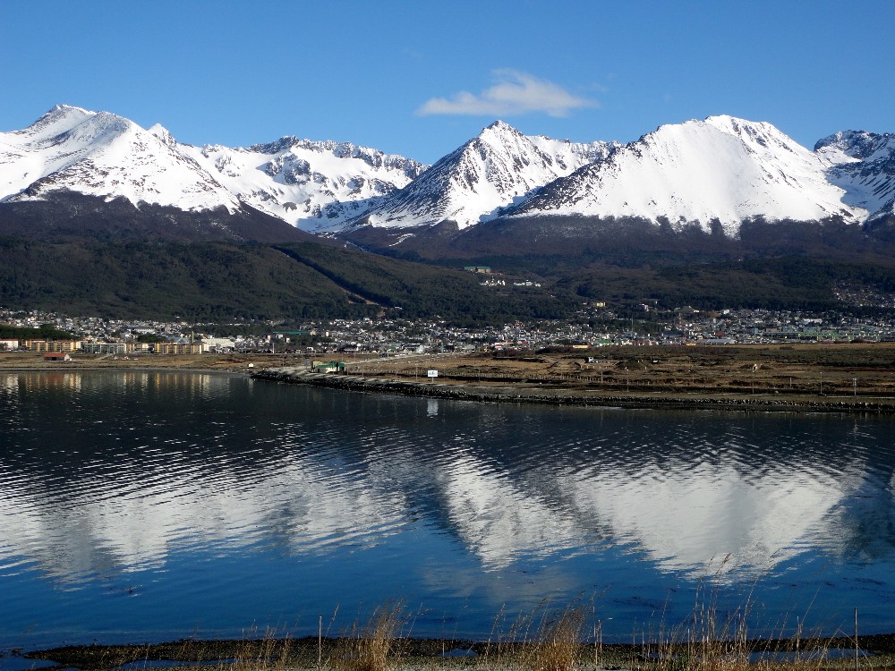 USHAIA se mire dans le canal de Beagle