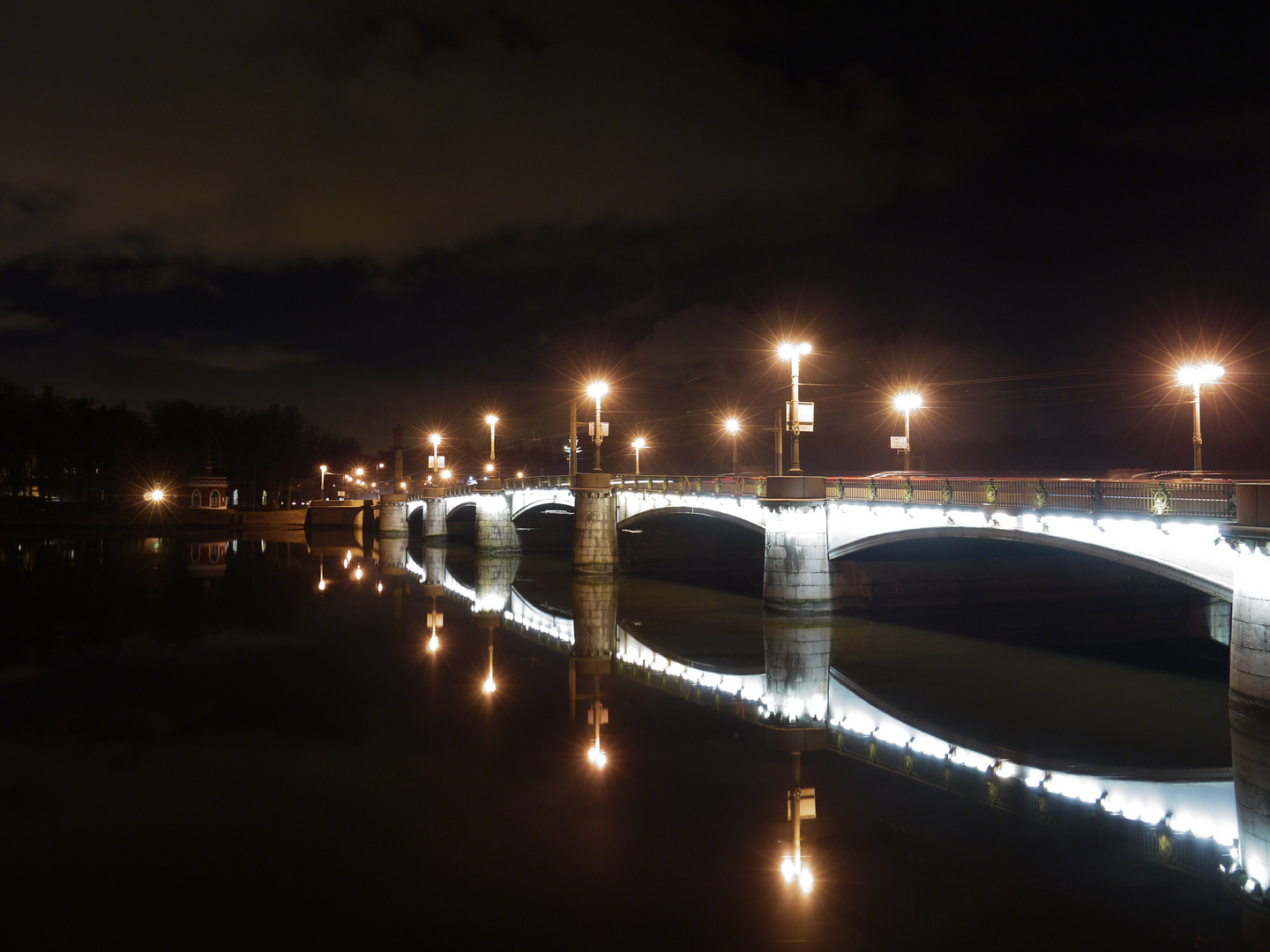 Ushakovskiy Brücke