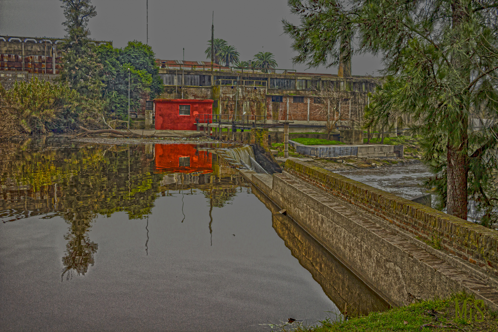 Usina en desuso Río Luján