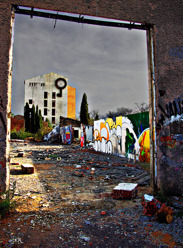 Usine en ruine