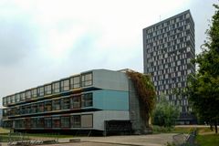 Utrecht - Uithof - Cambridgelaan - Building "de Bisschop" & Student Dwellings - 01
