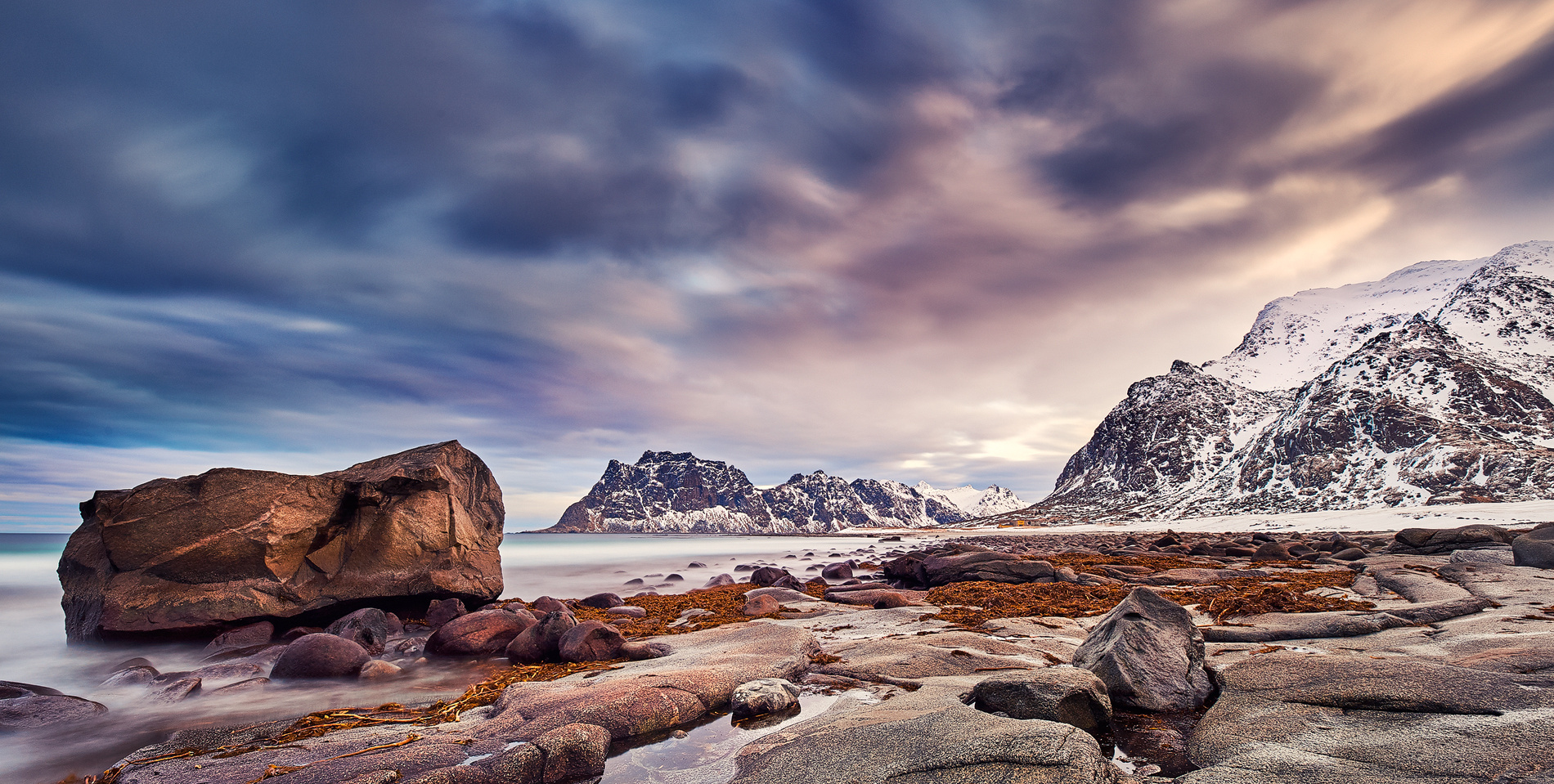 Uttakleiv am Morgen / LOFOTEN